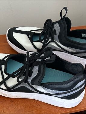 Vionic Women’s Black and White Lace-Up Sneakers with Teal Insole